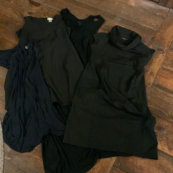 Group of four maternity dresses - Picture 6 of 6